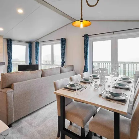 Host & - Linden Lodge, Ashdown Retreat פיקרינג