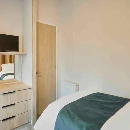 Host & - Linden Lodge, Ashdown Retreat * Pickering