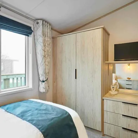 Dağ evi Host & - Linden Lodge, Ashdown Retreat *