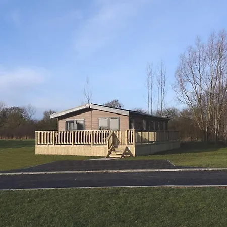 Host & - Linden Lodge, Ashdown Retreat Chalet *