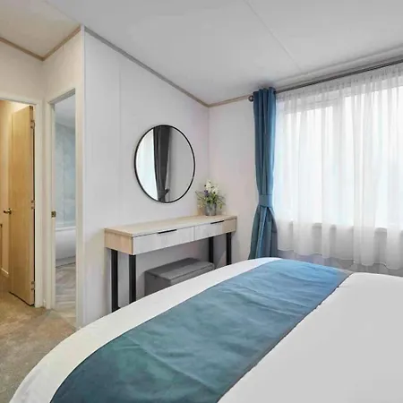 Host & - Linden Lodge, Ashdown Retreat *