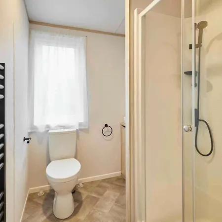 木屋 Host & - Linden Lodge, Ashdown Retreat