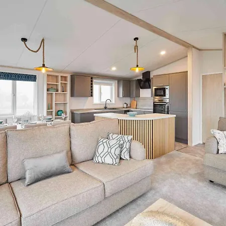 Host & - Linden Lodge, Ashdown Retreat 木屋