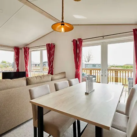 Dağ evi Host & - Linden Lodge, Ashdown Retreat Pickering