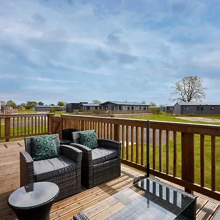 Dağ evi Host & - Linden Lodge, Ashdown Retreat *