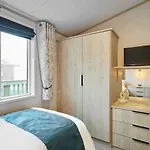 Horská chata Host & - Linden Lodge, Ashdown Retreat *